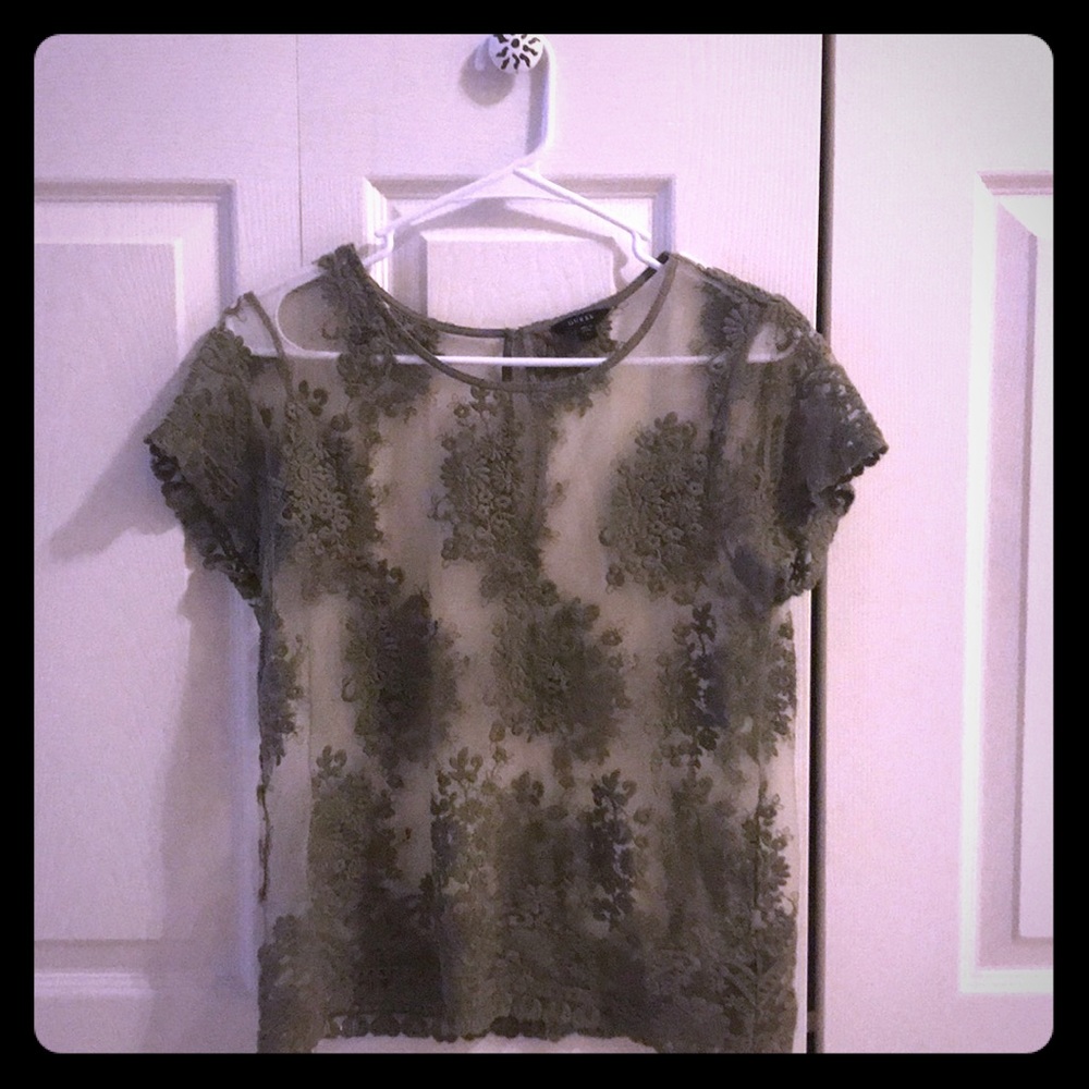 Guess top